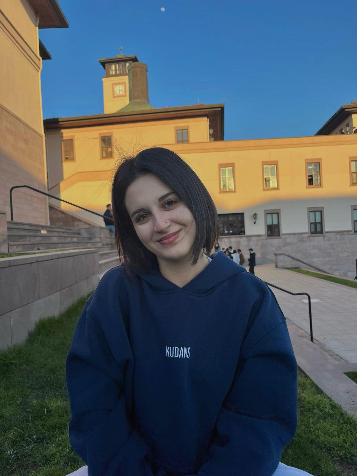 Simay Topçu - KUDANS Team Dancer